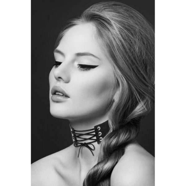 Collar corset lacet