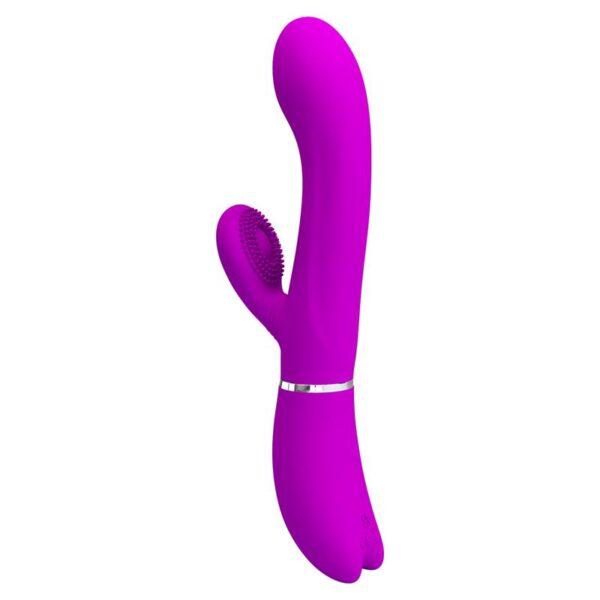Rabbit con licking clitoris