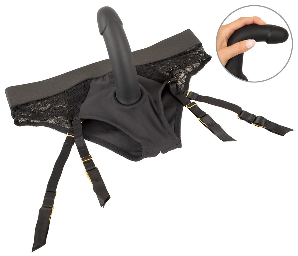 Strap on set wit lace panties